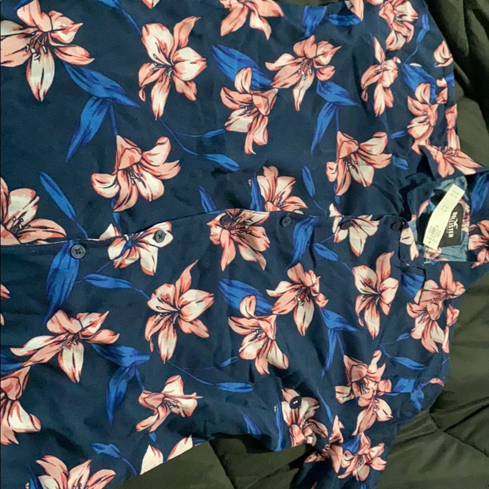 Hollister Hawaiian polo short sleeves